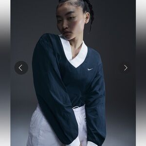 Nike Loose UV Woven V-Neck Windrunner Shirt Top Long-Sleeve Women's Size SNavy